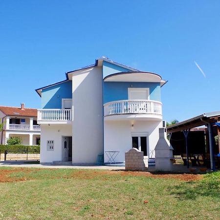 Holiday House Kazali, メドゥリン エクステリア 写真