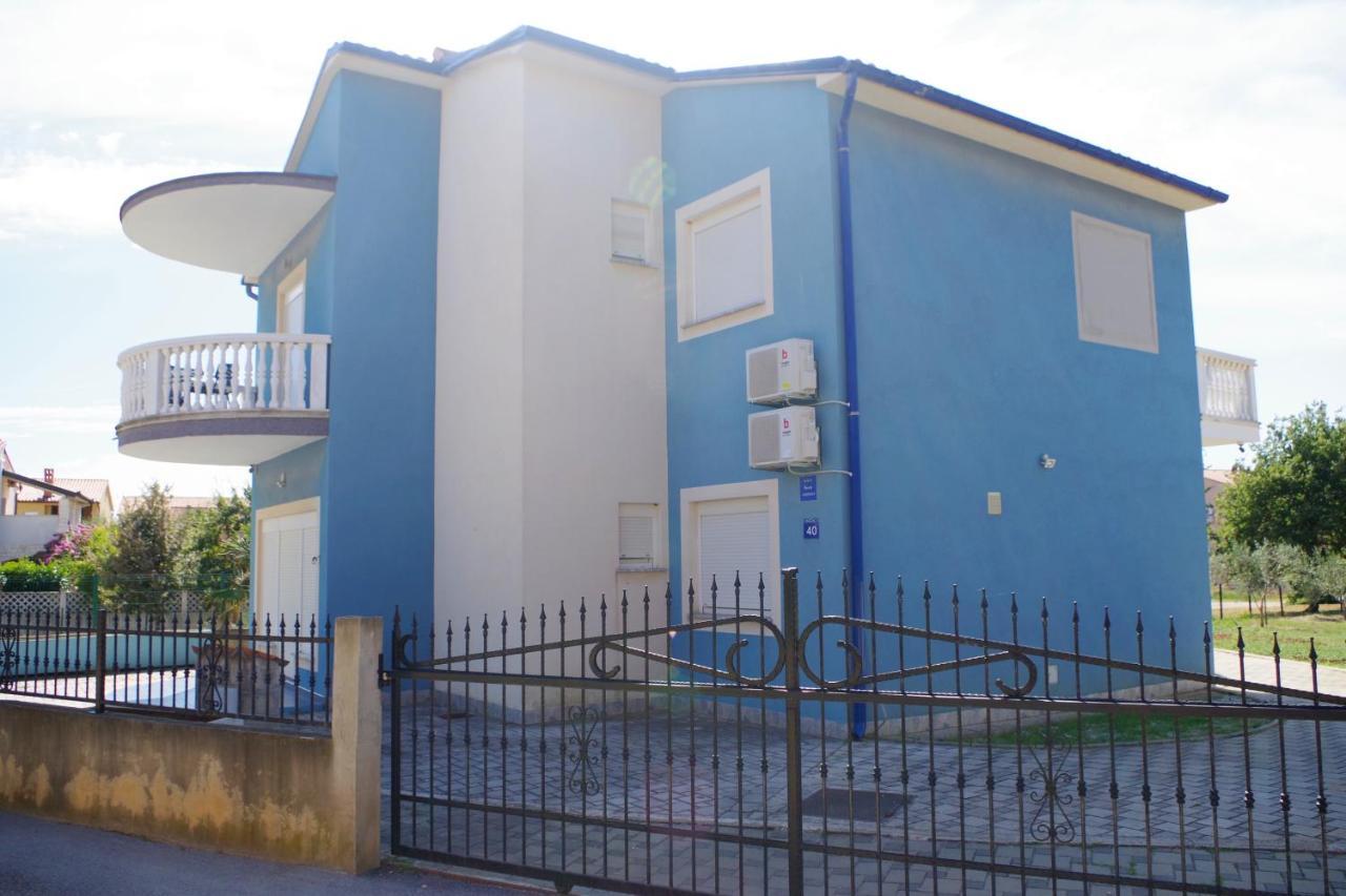 Holiday House Kazali, メドゥリン エクステリア 写真