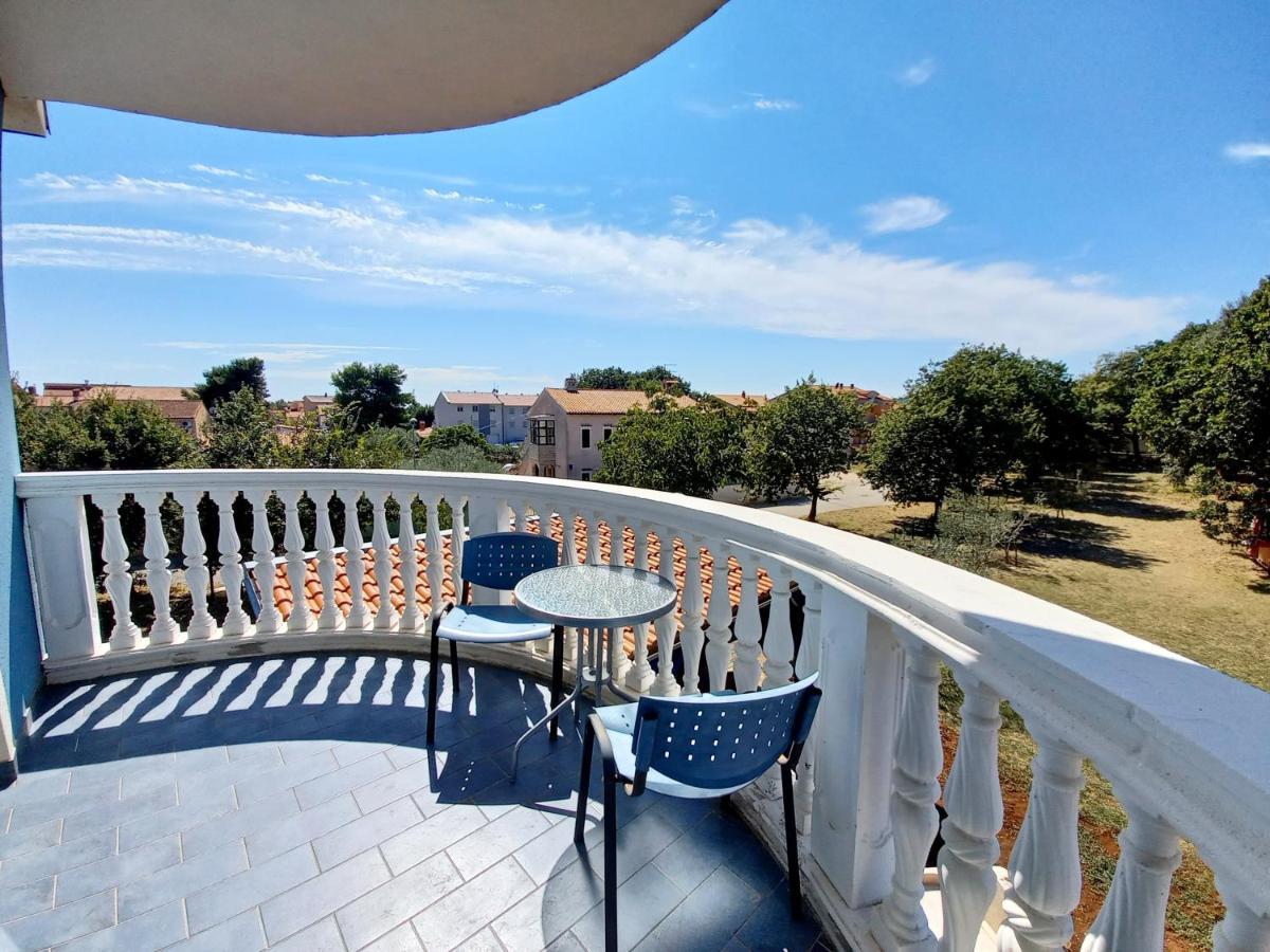 Holiday House Kazali, メドゥリン エクステリア 写真