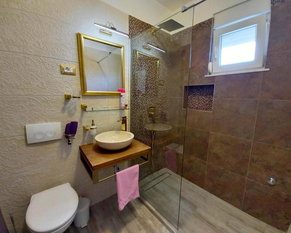 Holiday House Kazali, メドゥリン エクステリア 写真